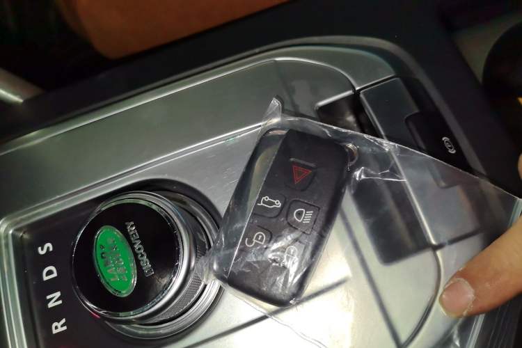 Used Land Rover Discovery Sport 2016 2.0T HSE LUXURY Interior 1