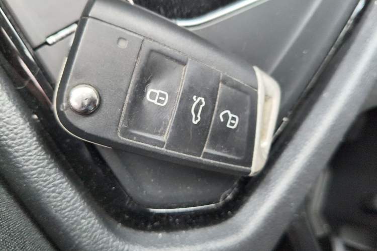 Used Volkswagen Tiguan L 2022 330TSI Automatic Two-Wheel Drive R-Line Enhanced Edition Vehicle Key