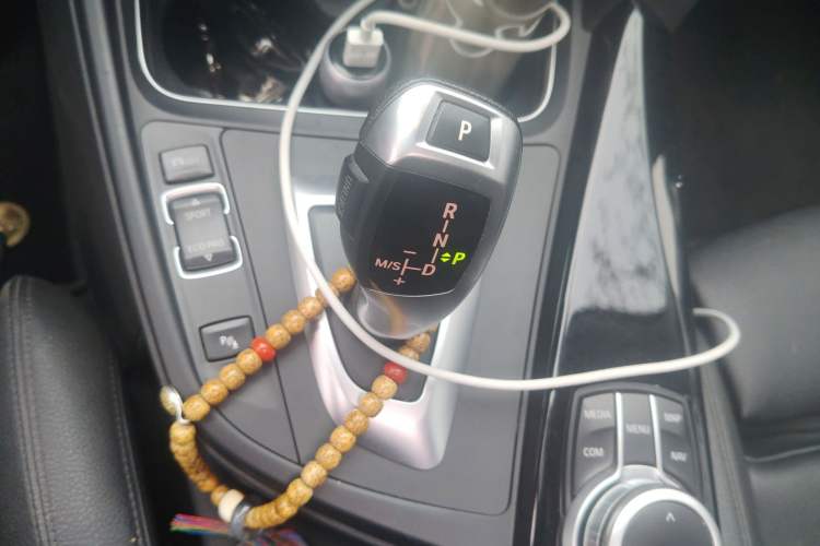 Used BMW 3 Series GT 2019 320i Sport Edition Gear Lever