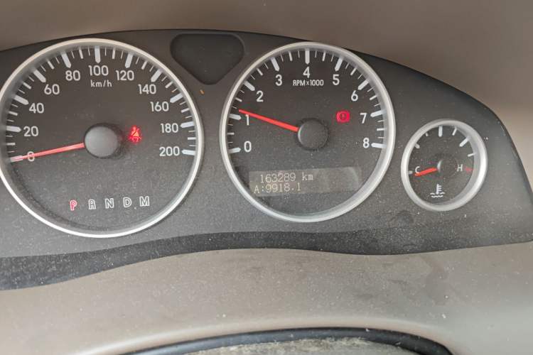 Used Buick GL8 2014 2.4L Classic Edition Odometer Close Up