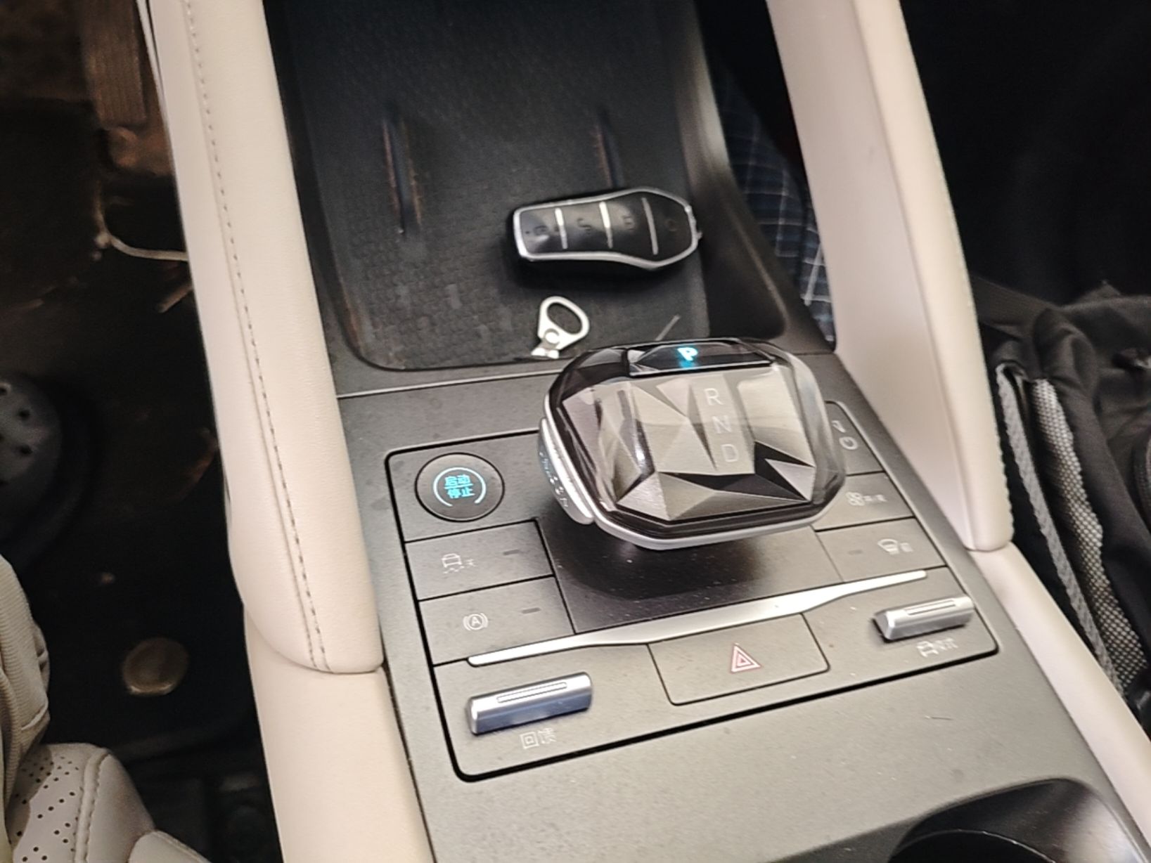 BYD Yuan UP 2024 401 km Active Version — снимка 16