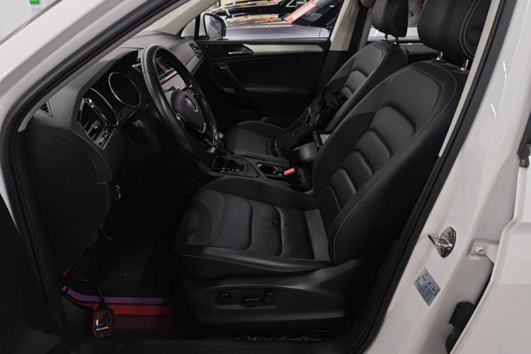 Used Volkswagen Tiguan L 2019 Updated Version 330TSI Automatic Two-Wheel Drive Panoramic Comfort Edition China VI Standard