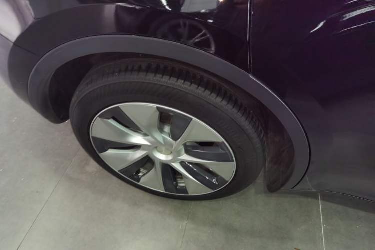 Used Tesla Model Y 2021 Long-Range All-Wheel-Drive Version
