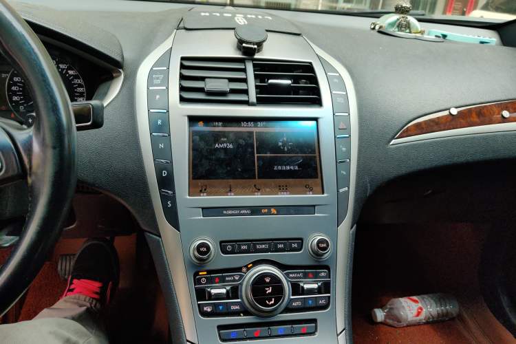 Used Lincoln MKZ 2019 2.0T Luxury Edition China VI Standard Audio And AC Panel