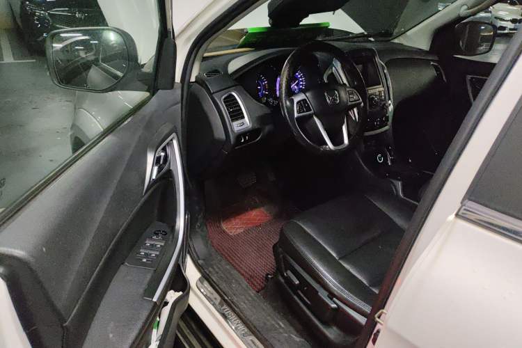 Used JMC Yusheng S350 2013 2.4T Automatic 2WD Diesel Ultra-Luxury 5-Seater Driver Seat