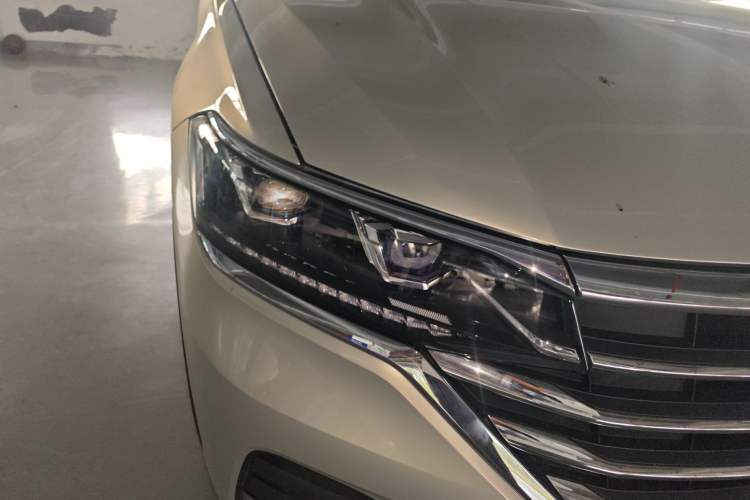 Used Volkswagen Viloran 2020 330TSI Luxury Edition Right Front Headlight