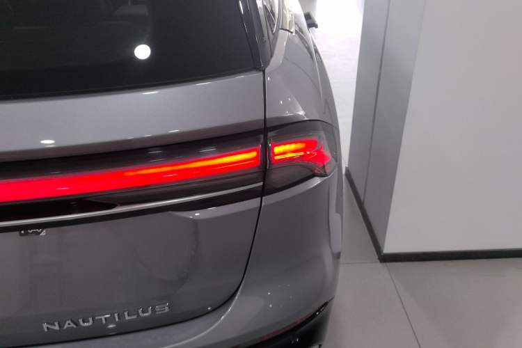 Used Lincoln Nautilus 2023 2.0T All-Wheel-Drive Luxury Edition
