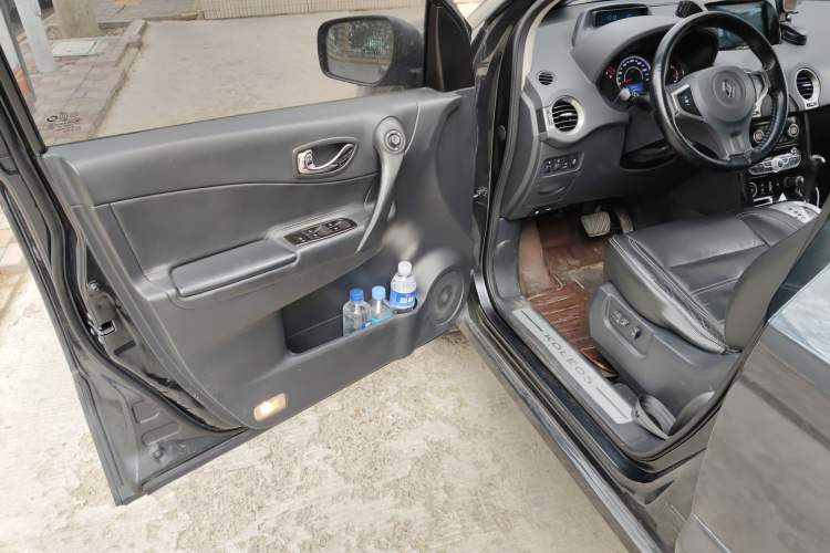 Used Renault Koleos 2013 2.5L 4x4 Comfort Edition
