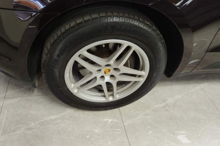 Used Porsche Macan 2018 Macan 2.0T Left Front Wheel Hub