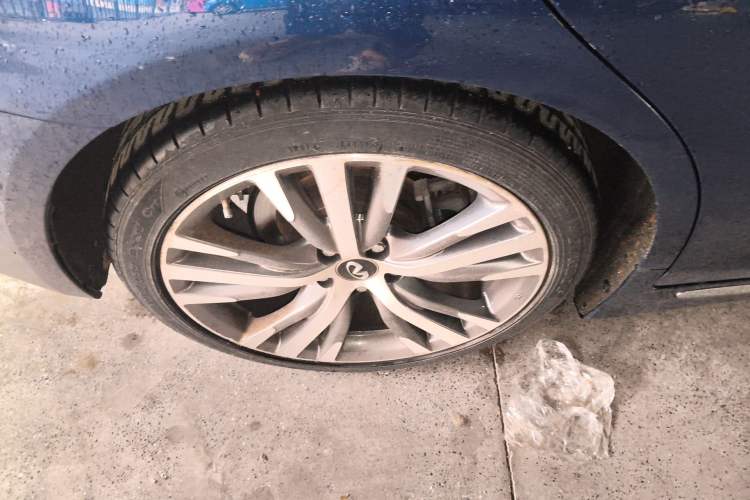 Used Infiniti Q50L 2019 2.0T 30th Anniversary Limited Edition Exterior 5