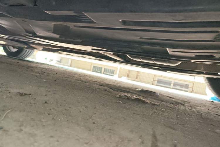 Used Mercedes-Benz E-Class 2016 E 300 L Sporty and Stylish Model Chassis Rear Left