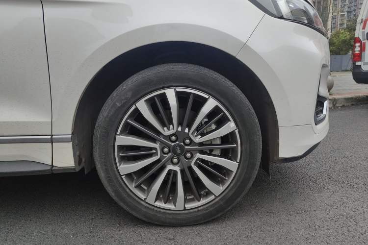 Used Ford Edge 2021 PLUS EcoBoost 245 Two-Wheel-Drive Titanium 7-Seater