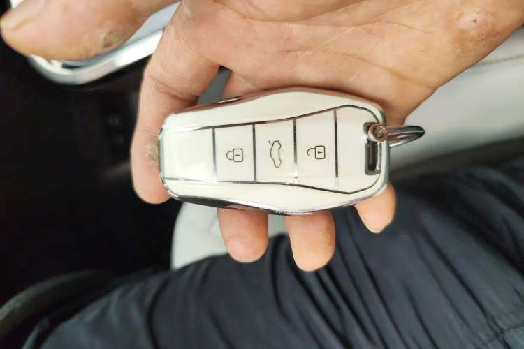 Used JAC Yiwei 3 2023 405km Lite Vehicle Key