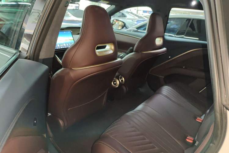 Used Avatr 11 2023 HarmonyOS Version Smart Enjoyment Upgrade Model 90-Degree Rear-Wheel Drive Edition Left Rear Seat