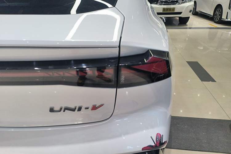 Used CHANGAN UNI-V 2023 1.5T Sport Edition