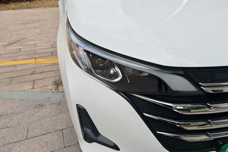 Used GAC Trumpchi M6 2019 270T DCT Luxury Edition (7-seater) China VI Right Front Headlight