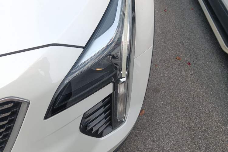 Used Cadillac XT4 2018 28T Two-Wheel Drive Tech Version Left Front Headlight