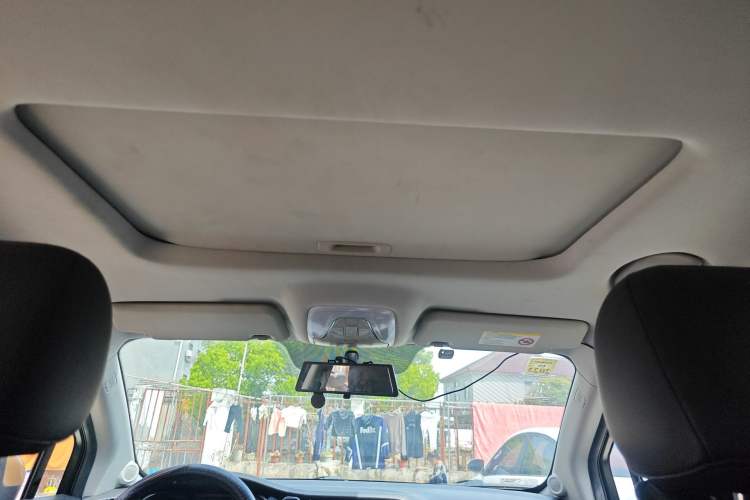 Used GAC Trumpchi GS4 2017 235T Automatic Two-Wheel Drive Luxury Smart Connectivity Version Headliner