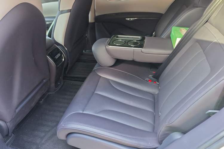 Used IM LS7 2023 100kWh Lux All-Wheel-Drive Version