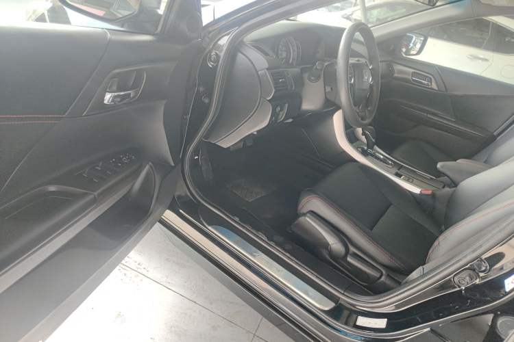 Used Honda Accord 2015 2.0L LX Comfort Edition

