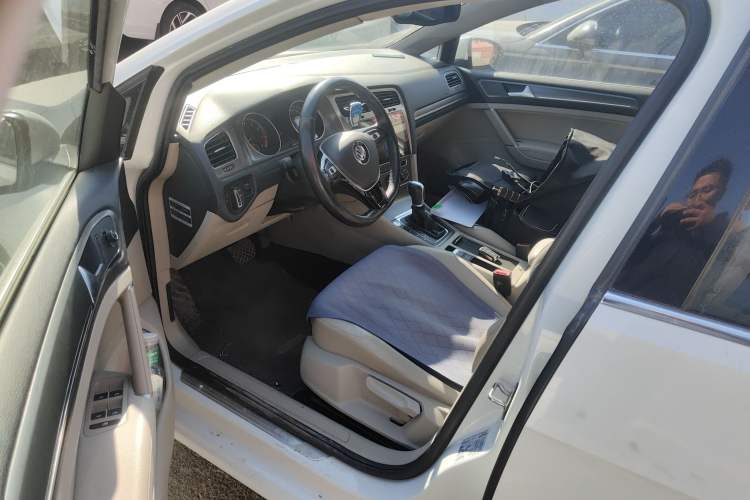 Used Volkswagen Golf 2015 1.4TSI Automatic Luxury Model