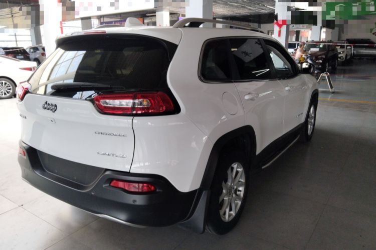 Used Jeep Cherokee 2017 2.0L Superior Edition