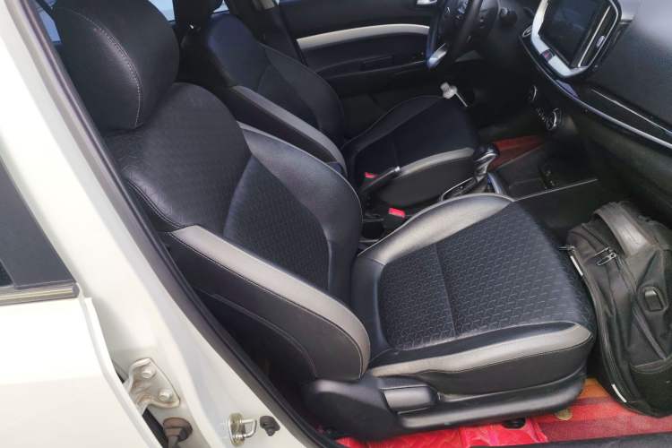 Used Kia kx1 Stonic 2019 1.4L Automatic Fun Edition China V Standard Right Front Seat