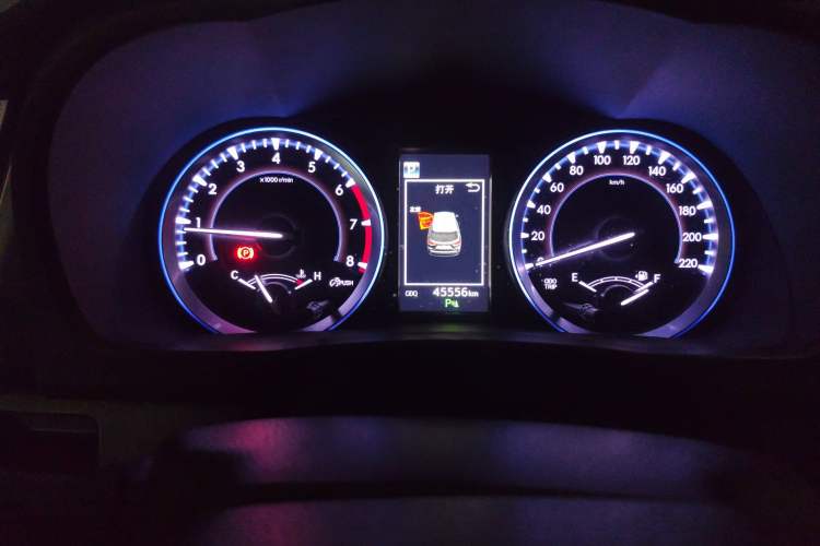 Used Toyota Highlander 2018 2.0T Four-Wheel Drive Luxury Edition 7 Seats China V Emission Standard
