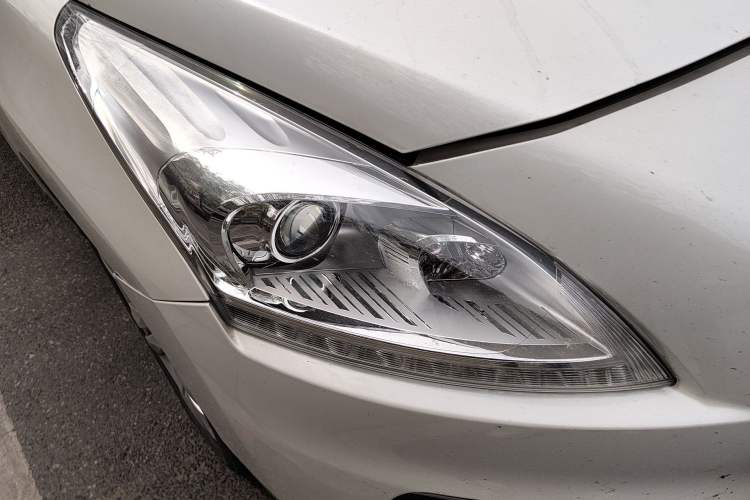 Used Peugeot 3008 2013 2.0L Automatic Trend Edition Right Front Headlight