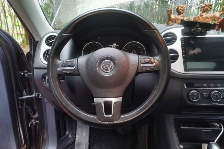 Used Volkswagen Tiguan 2017 300TSI Automatic Two-Wheel Drive Silk Road Comfort Edition Steering Wheel