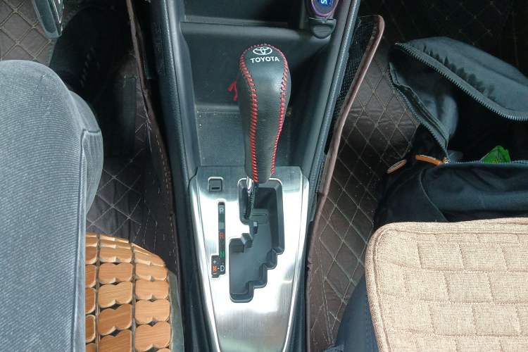 Used Toyota YARiS L Zhi Xiang 2020 1.5L CVT Leading Edition Gear Lever