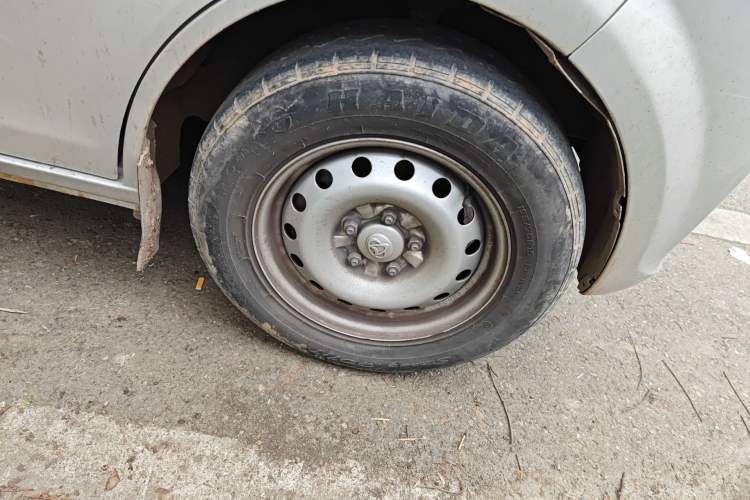 Used CHANGAN KUAYUE Xing V7 EV 2022 Standard Model 270km Right Front Wheel Hub