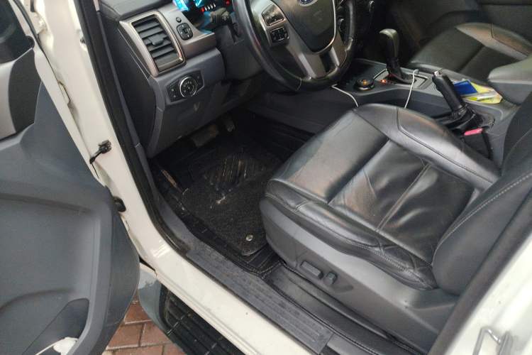 Used Ford Everest 2016 2.0T Gasoline Automatic 4x4 Luxury Edition
