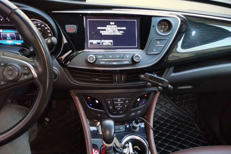 Used Buick Envision 2019 28T 4x4 Elite Version China V Standard Audio And AC Panel