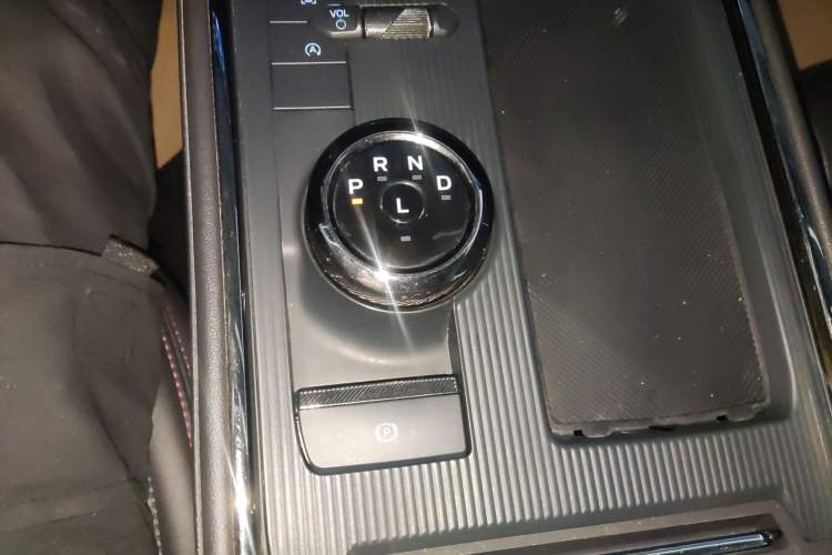 Used Ford Mondeo 2022 Restyled EcoBoost 245 Luxury Version Gear Lever