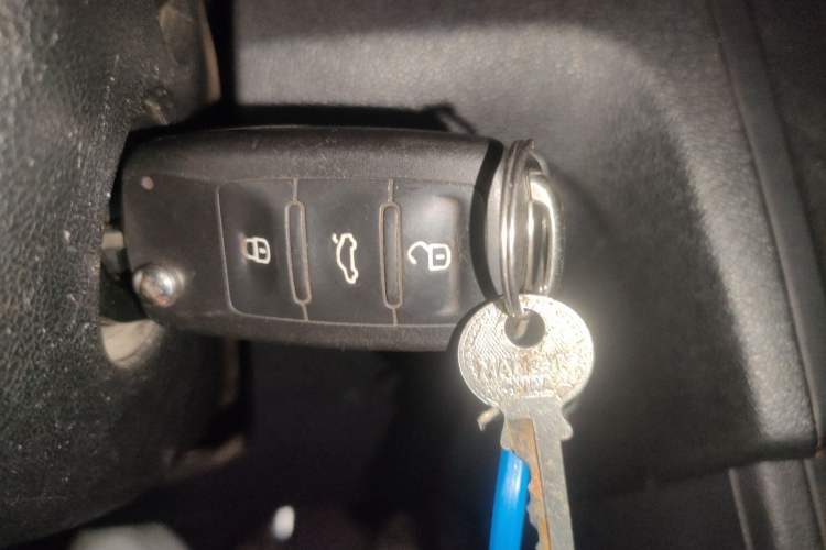 Used Volkswagen Jetta 2015 Value Edition 1.6L Manual Fashionable Style
