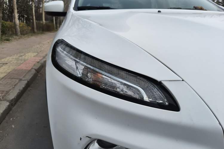 Used Jeep Cherokee 2016 2.4L Leading Smart Version
