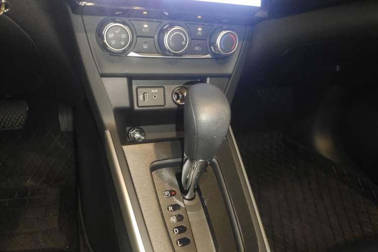 Used Nissan Sylphy 2024 Classic 1.6XE CVT Comfort Edition Gear Lever