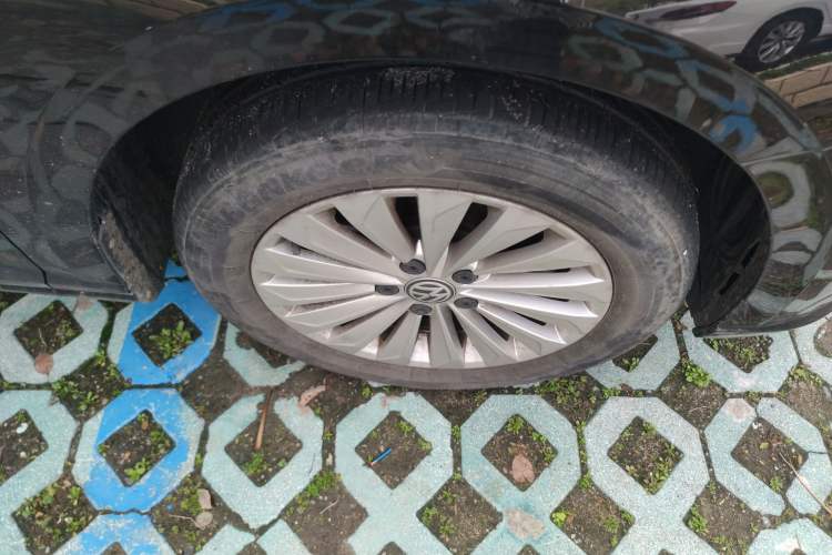 Used Volkswagen Lavida 2018 280TSI DSG Comfort Edition China V Standard Right Front Wheel Hub