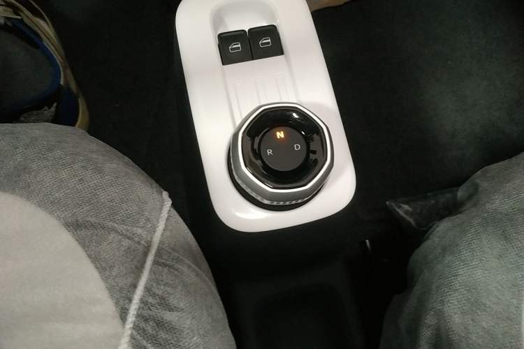 Used Geely Galaxy Panda 2025 210km Panda Rider Gear Lever