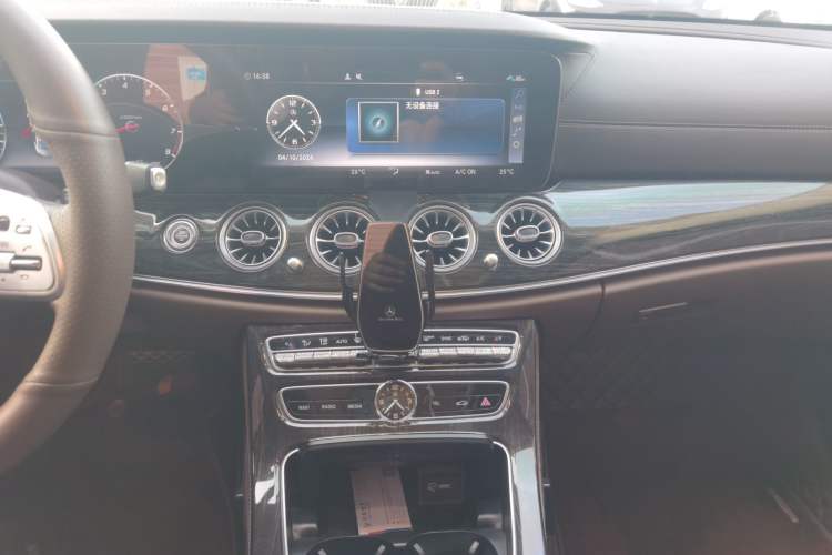 Used Mercedes-Benz E-Class 2019 Facelifted E 300 L Stylish Version Audio And AC Panel