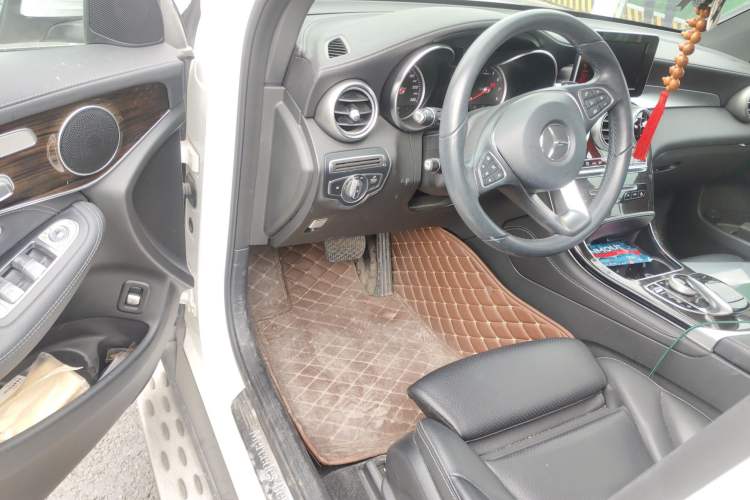 Used Mercedes-Benz GLC 2017 GLC 260 4MATIC Dynamic Edition Driver Seat