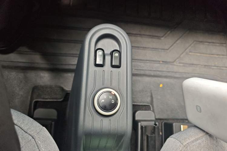 Used Wuling Hongguang MINIEV 2022 Macaron Premium Model – Lithium Iron Phosphate