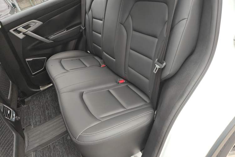 Used Geely Auto Emgrand X7 Sport 2016 1.8TD Automatic Smart Model Left Rear Seat