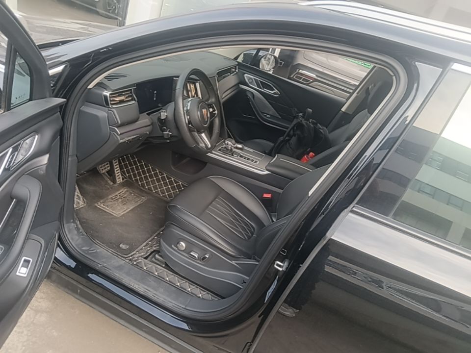 Hongqi HS7 PHEV 2024 2.0T PHEV Four-Wheel Drive Flagship Edition 6 Seats — снимка 18
