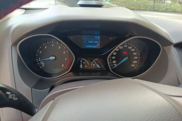 Used Ford Focus 2012 Sedan 1.6L Manual Comfort Model
