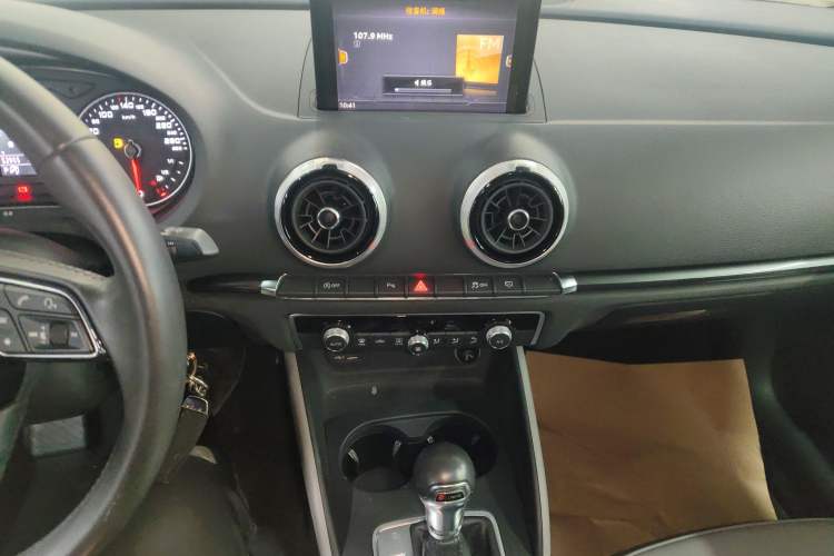 Used Audi A3 2019 Limousine 35 TFSI Fashion Edition China VI Emission Standard
