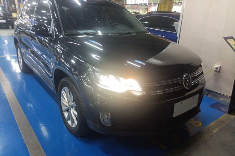 Used Volkswagen Tiguan L 2017 300TSI Automatic Two-Wheel Drive Silk Road Luxury Edition
