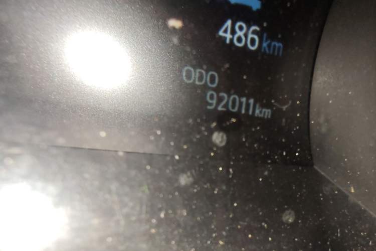 Used Toyota Camry 2018 2.5G Luxury Edition Odometer Close Up