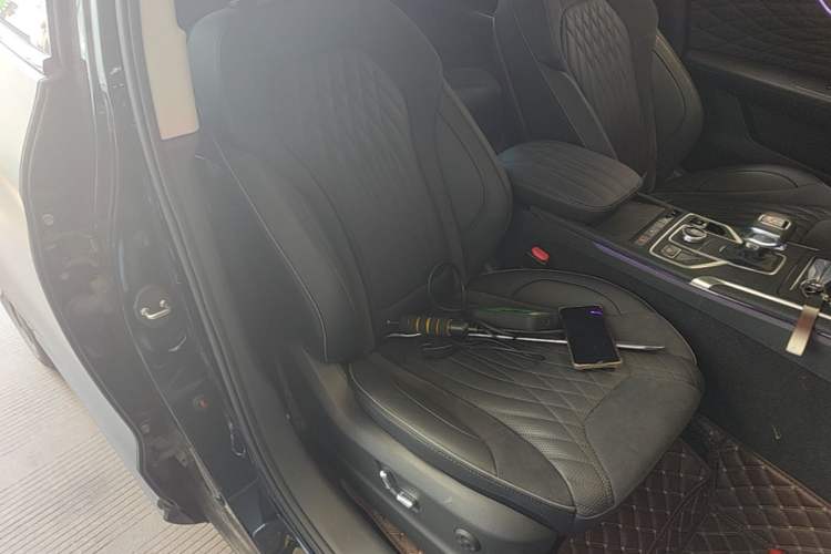 Used Hongqi HS5 2022 Facelifted Version 2.0T Smart Connect Flagship All-Wheel-Drive Edition